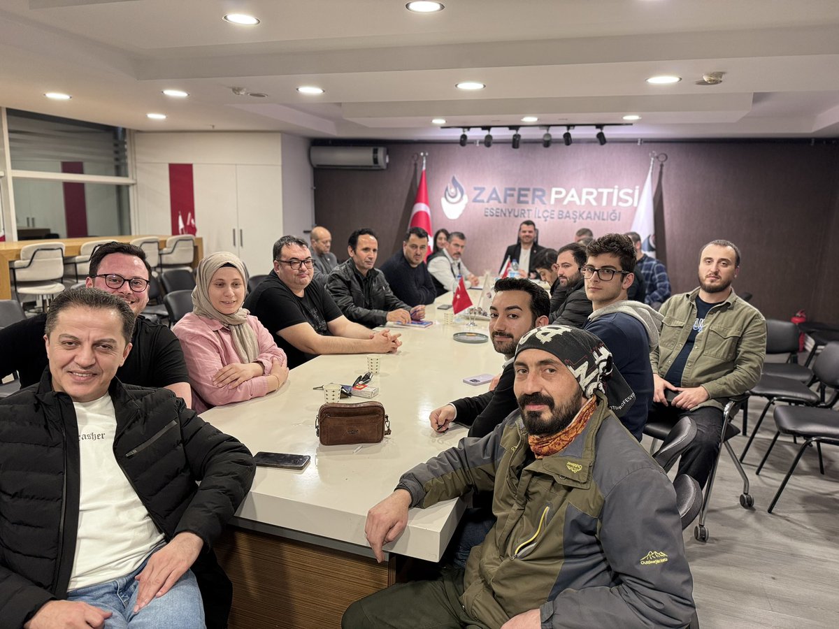 Esenyurt’un Zafer’i, bir yönetim kurulunu daha tamamladı 🥰

Diğerlerinin kayıkçı kavgaları umrumuzda değil.

Biz, Esenyurt’umuz için şehrimizi sokak sokak analiz ediyor; Esenyurt halkının hak ettiği çözüm önerilerini geliştirmek adına var gücümüzle çalışmaya devam ediyoruz. 🐺🇹🇷