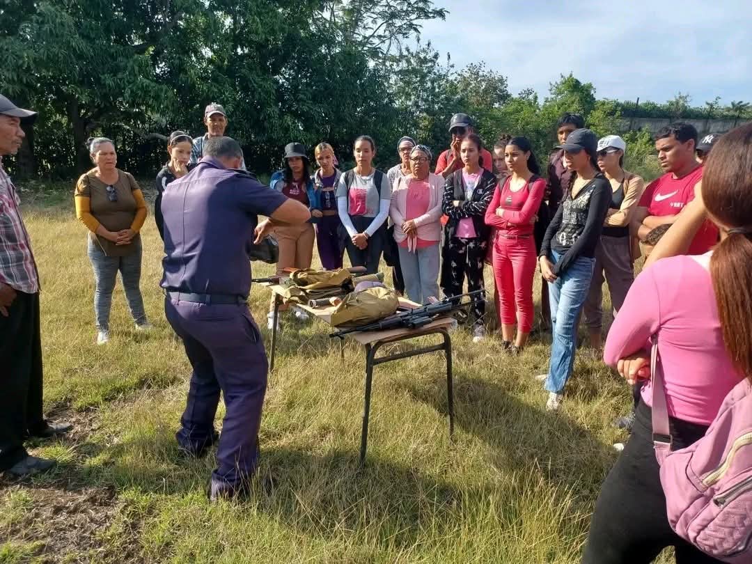 En la Sede Municipal de Niquero de la <a href="/FCM_Manzanillo/">Facultad de Ciencias Médicas Sánchez Manduley</a>, se realizó el Bastión Estudiantil Universitario 2026. Nuestros futuros profesionales de la salud, ratificaron el compromiso con la Patria y la Revolución, dejando claro que somos un escudo inminente ante cualquier amenaza.