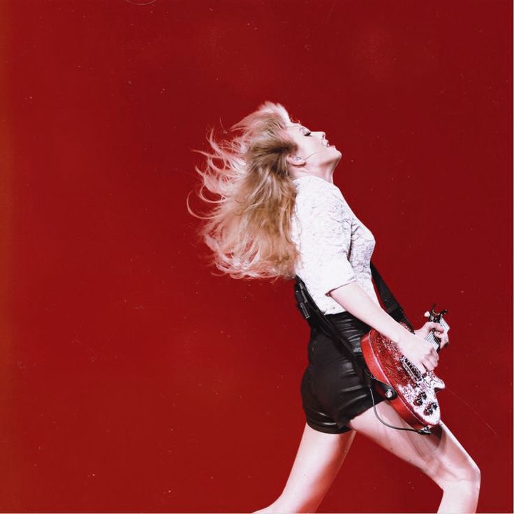 pwonderstruck13's tweet photo. I miss the red tour vibes sm https://t.co/sSyLvnL0EQ