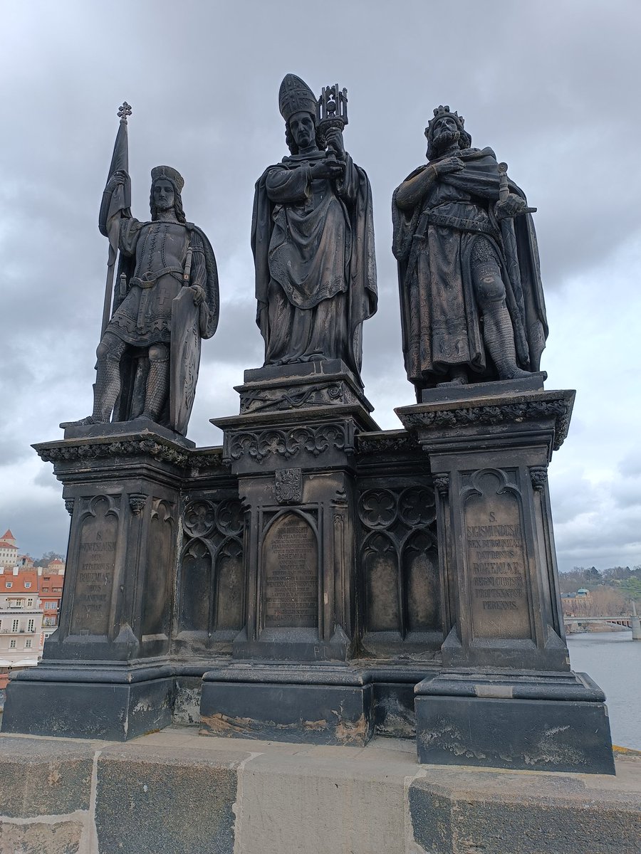 Des Curran tweet media