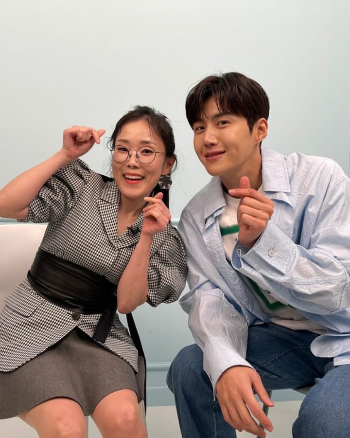 MC Park Seulgi left a comment on Harper’s Bazaar instagram post 🥹

“I should watch isatong/ ‘Can This Love Be Translated’ again”

#CanThisLoveBeTranslated #이사랑통역되나요 #KimSeonho #김선호 #이사통