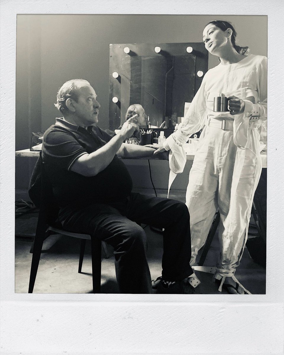 * Carol Castro * tweet media