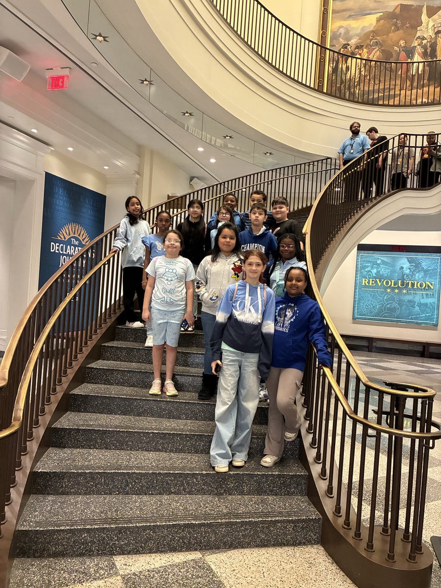 PadoniaPride's tweet image. 4th grade is taking on Philly 🇺🇸
Live from the Museum of the American Revolution…history coming to LIFE 🔥

#FieldTripFun #Philly #PadoniaProud