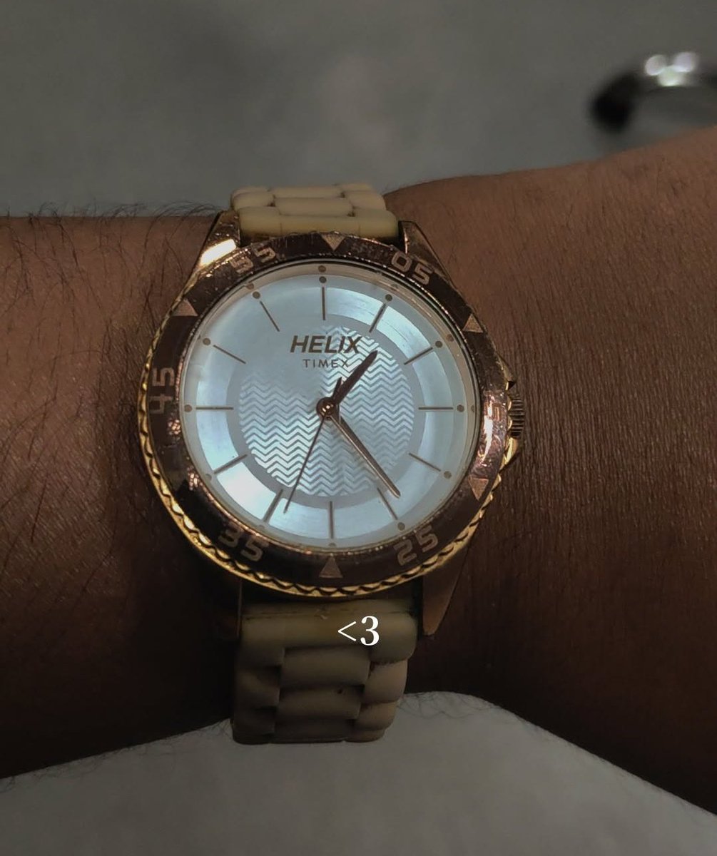 PositiveMattume's tweet photo. 1st was Gifted by Appa on my 1st day of college(Helix Timex)... 10 years back still using 🥹❤️🤌
2nd was gifted by me (Fossil Q Hybrid Pink) Most expensive watch from my collection... Got it by my salary on 2024 🥹🩷️🫶
3rd My Thambi gift.. Mosttt special 🥹🩵🫰
#WatchTwitter https://t.co/y7YZox2uwJ