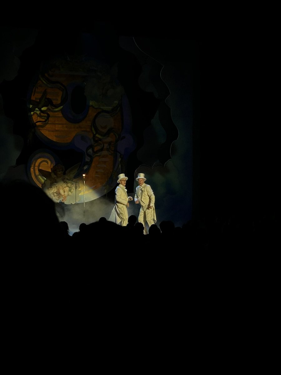 chloe 👻🪩 tweet media