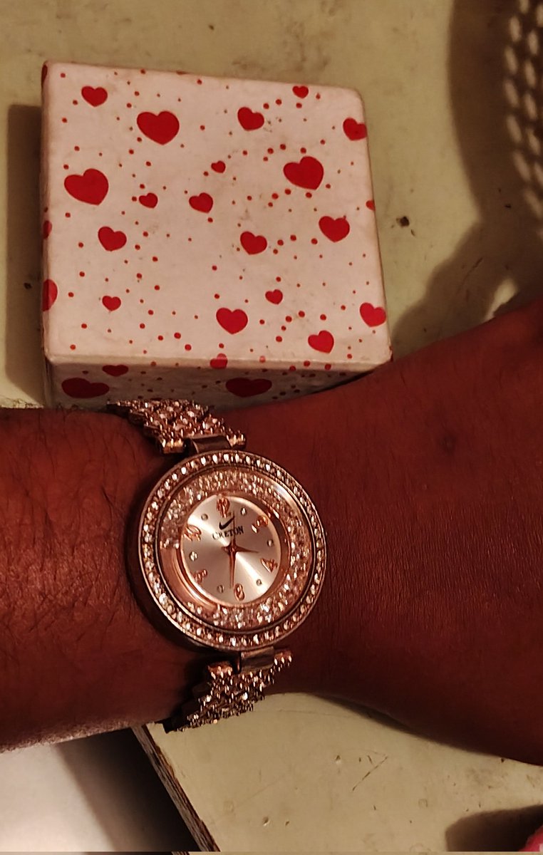 PositiveMattume's tweet photo. 1st was Gifted by Appa on my 1st day of college(Helix Timex)... 10 years back still using 🥹❤️🤌
2nd was gifted by me (Fossil Q Hybrid Pink) Most expensive watch from my collection... Got it by my salary on 2024 🥹🩷️🫶
3rd My Thambi gift.. Mosttt special 🥹🩵🫰
#WatchTwitter https://t.co/y7YZox2uwJ