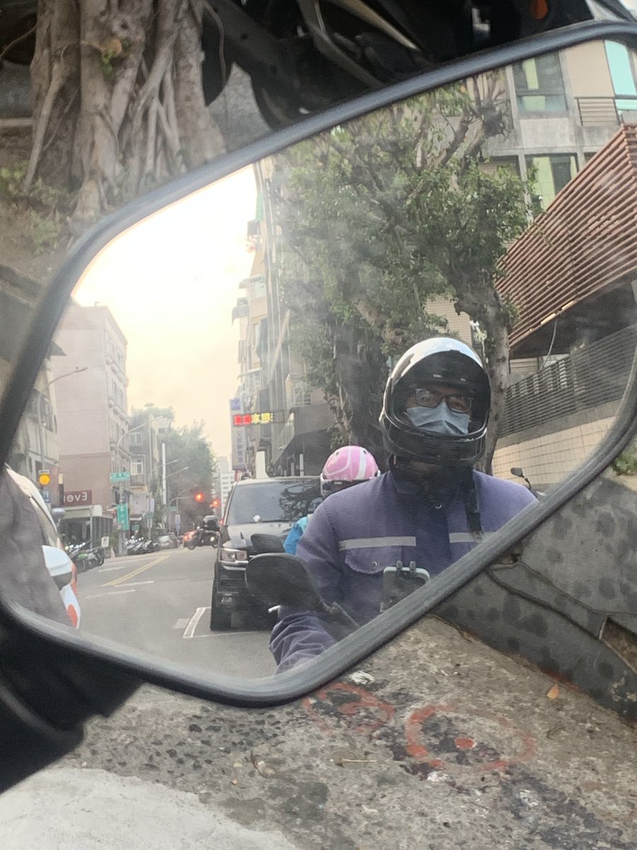 Waitpppp's tweet photo. DDP ride the bike leave here said I will kill 10% in the DDp inside voter? Chen mayor said? https://t.co/WDQmRr8T4w
