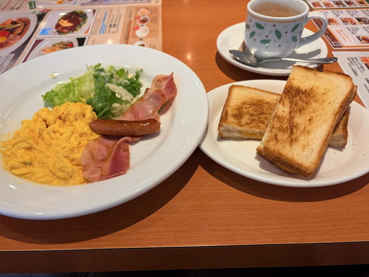 こなべ tweet media