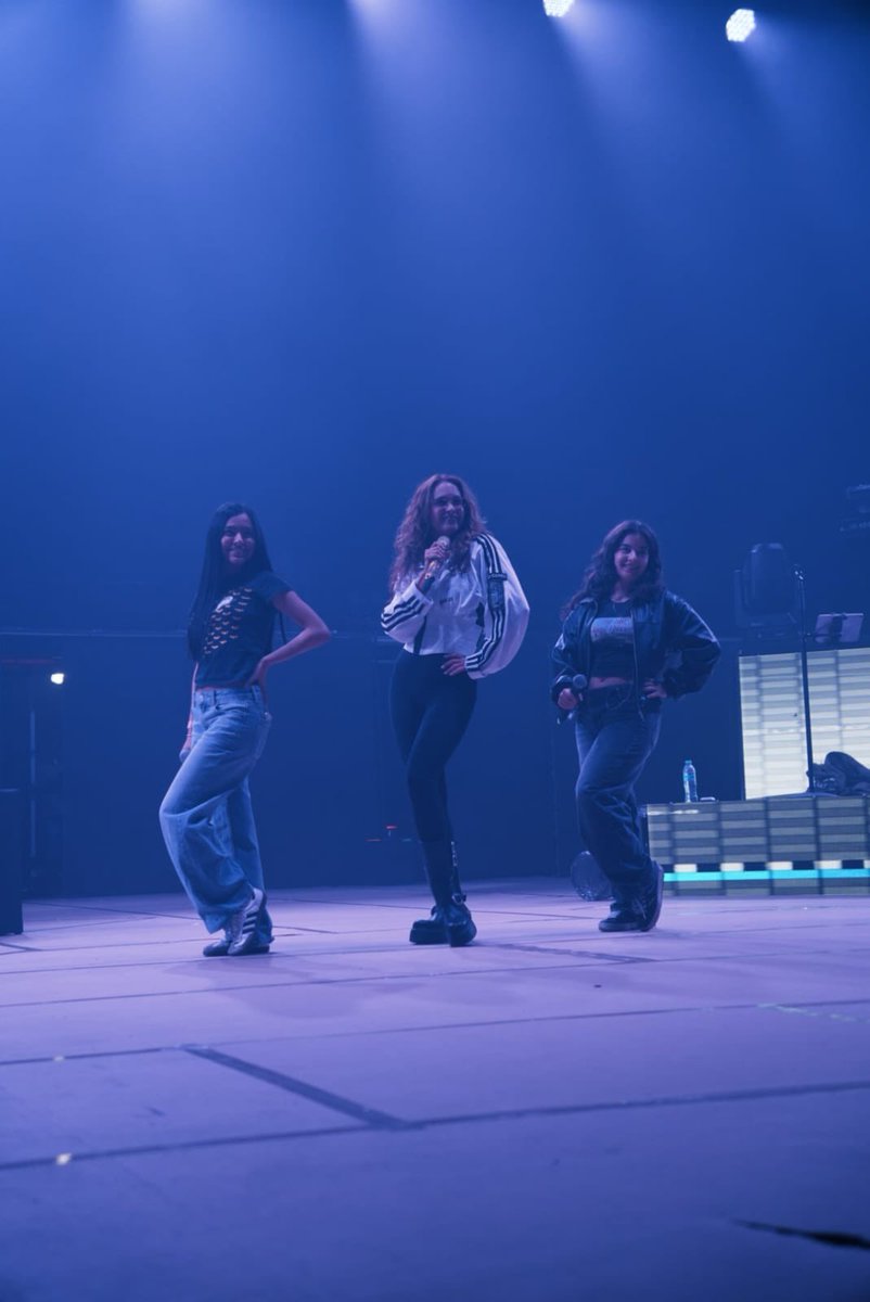 AlmaShow tweet media