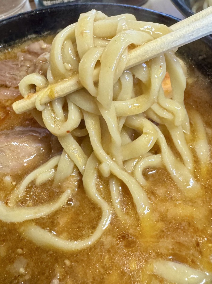 ごろりん tweet media