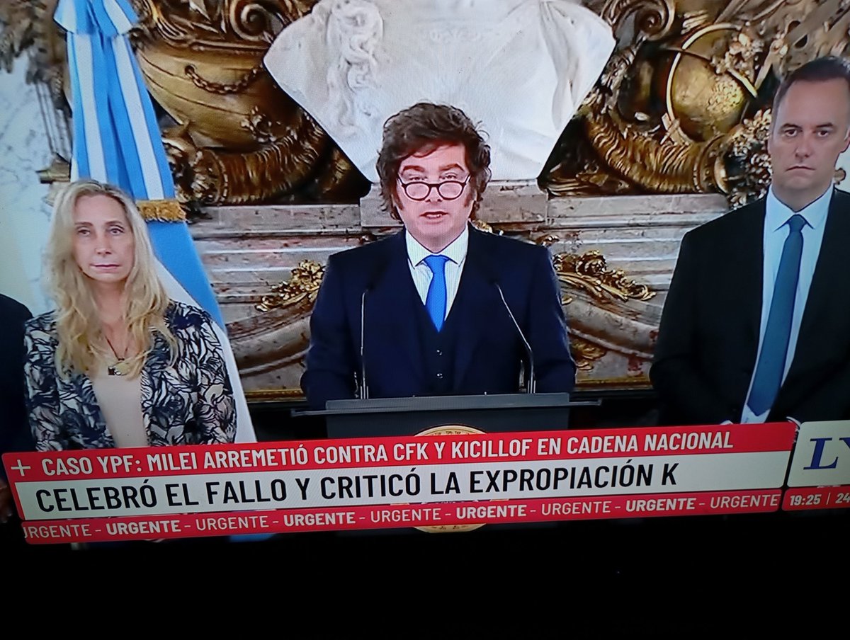 Petty Rolón tweet media