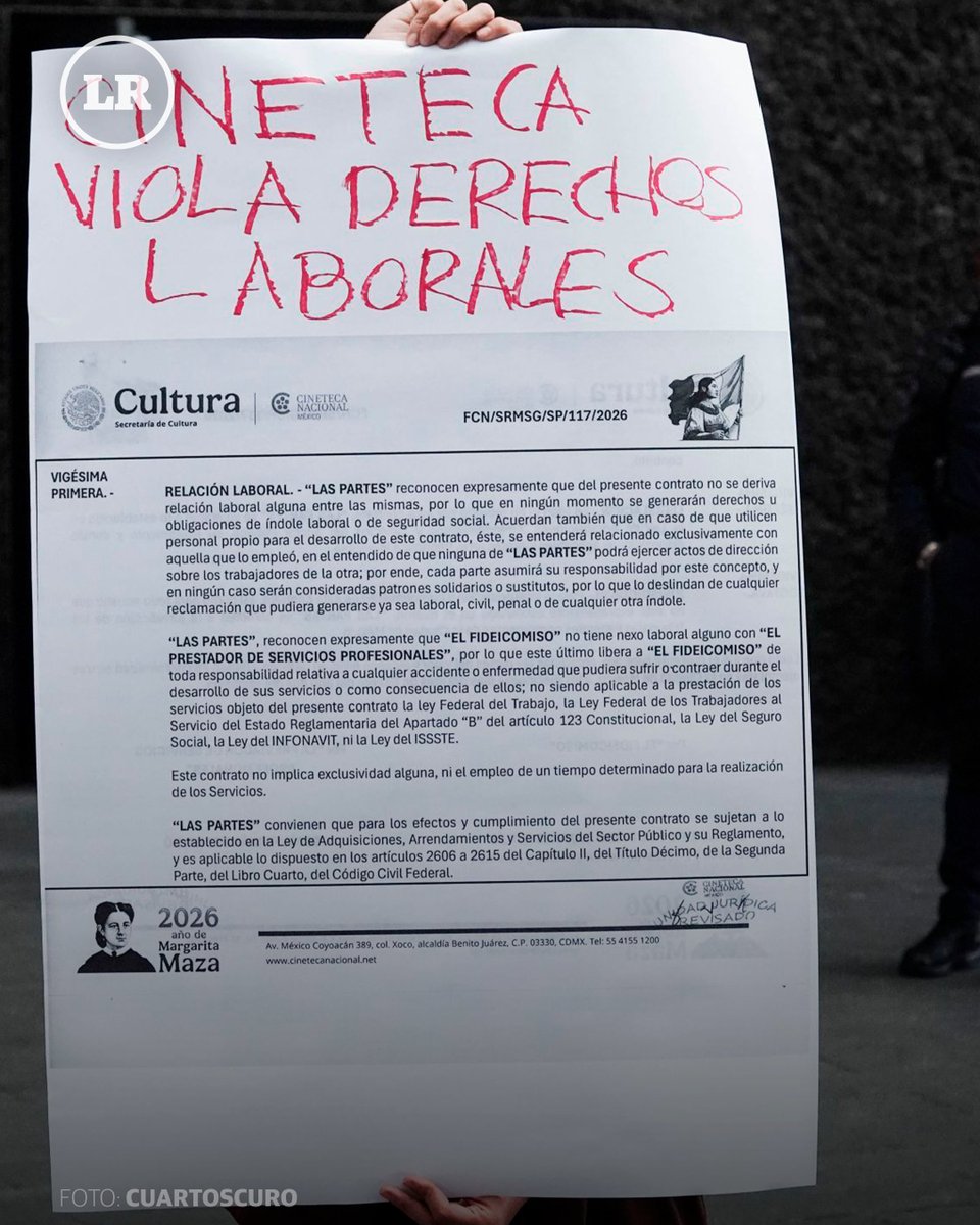 LaRazon_mx's tweet photo. ⭕Los manifestantes exigen mejoras en su sueldo, horarios y prestaciones 🗣️📣  

#CinetecaNacional #ParodeLabores #Noticias #Taquillas https://t.co/YbS5hcdDFE