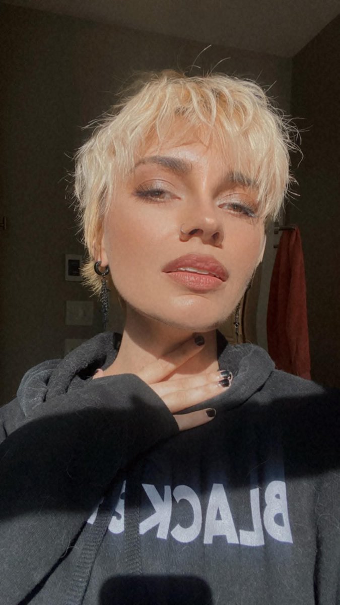 𑣲s o l f i ☕ tweet media