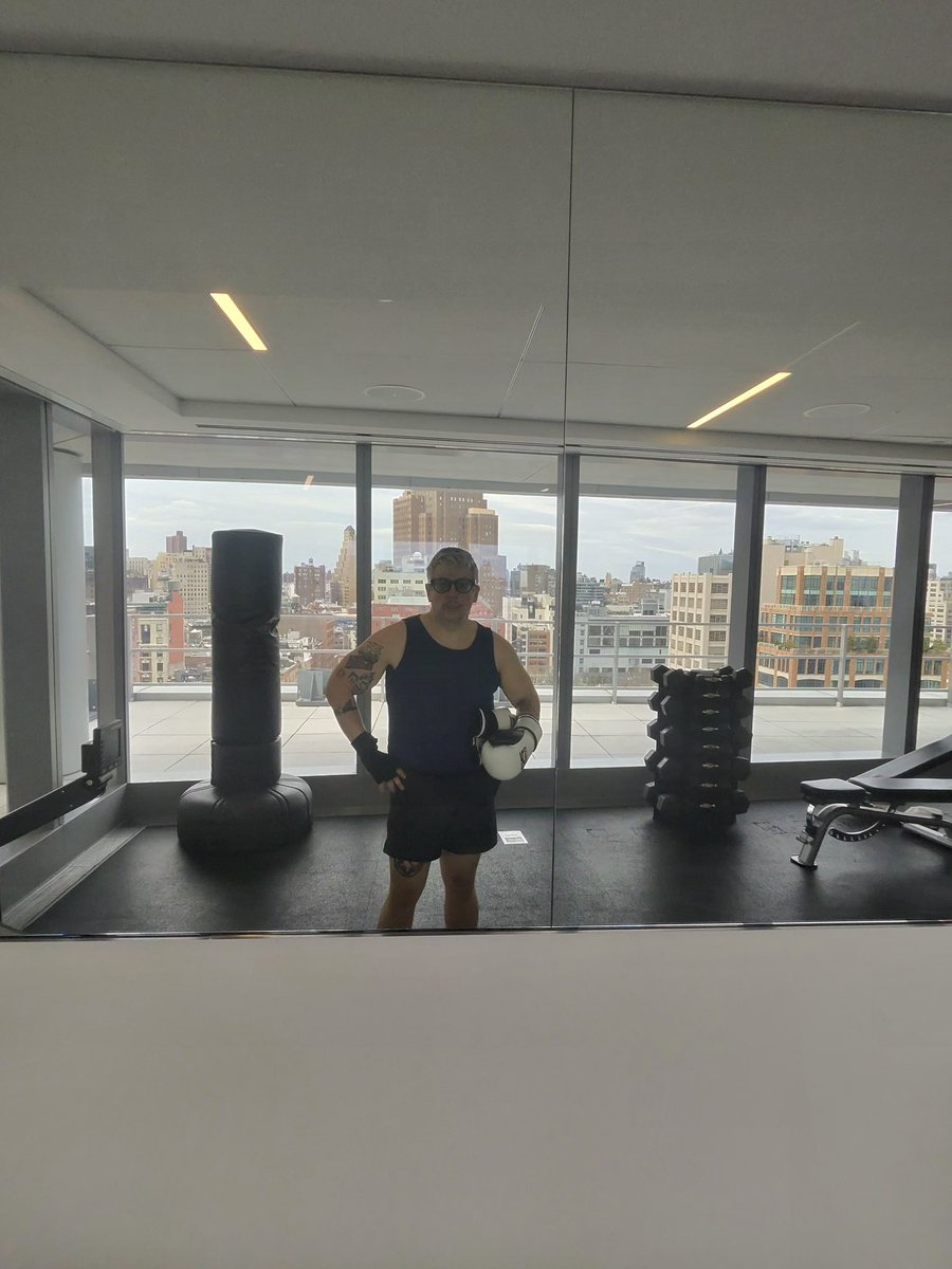 FPrimeX is the Life of a Showgirl(boy)𓅃 tweet media