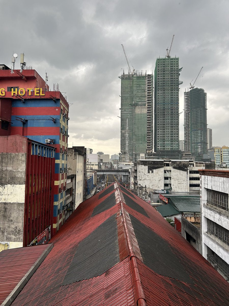 L O U I E tweet media