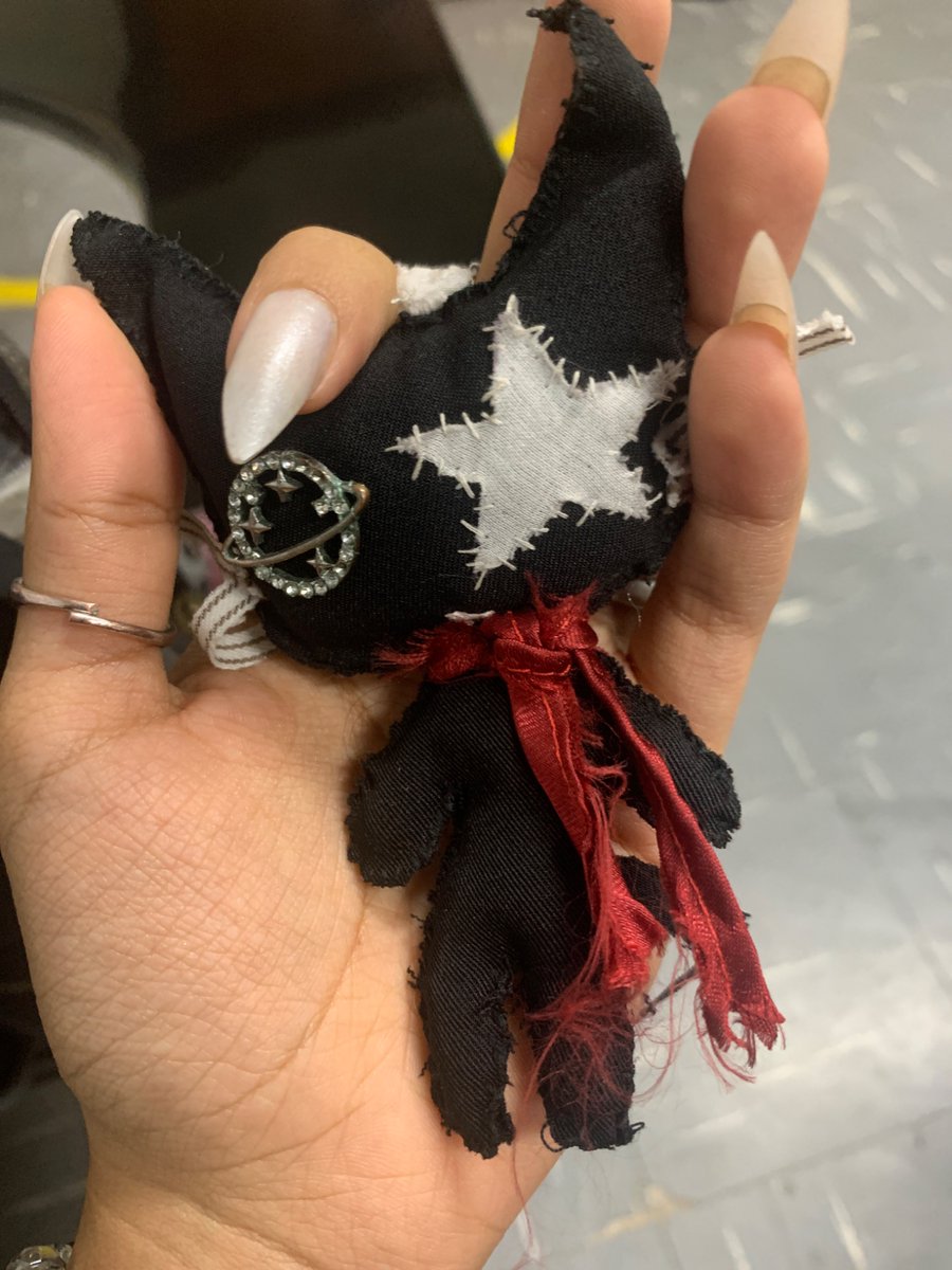 selina kyle da bahia tweet media