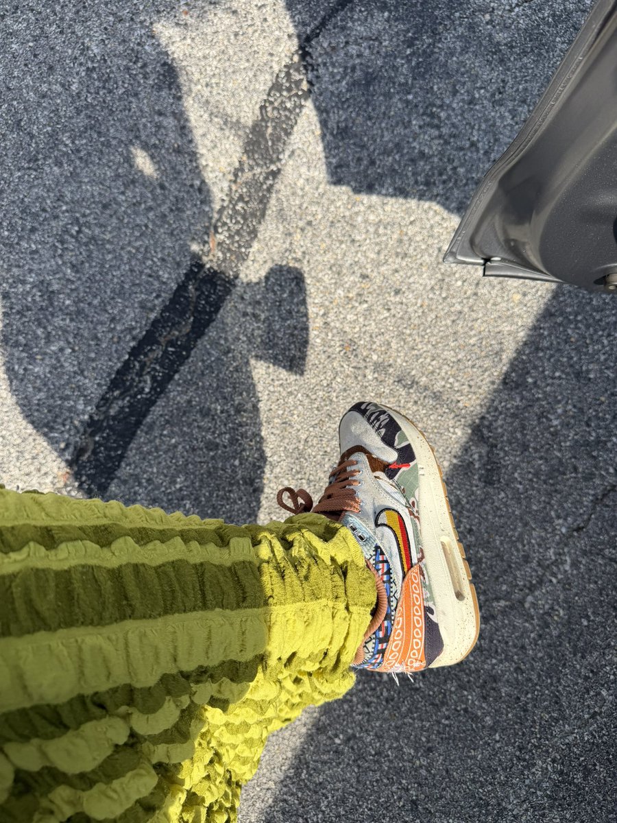 PorscheMajor's tweet photo. Yesterday🍋‍🟩 #airmaxday https://t.co/qjlJ0NIOMz
