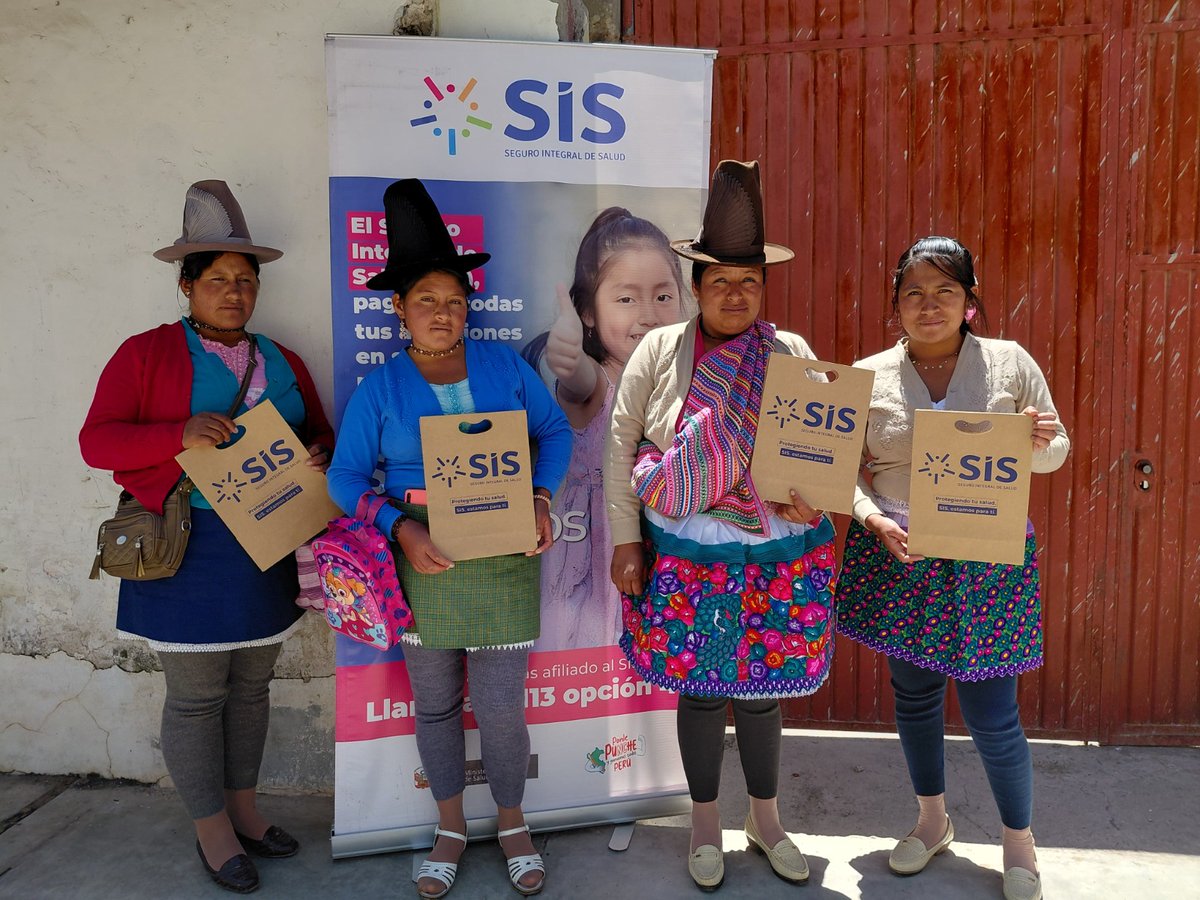 SISPeruOficial's tweet image. #Áncash 🇵🇪 | Sumamos esfuerzos con @midiscunamas y @midisjuntos en la feria de salud del C.S Yungar, por el Día de la Tuberculosis.

✅ Brindamos información sobre derechos y deberes en salud, y atendimos solicitudes de actualización de datos y cambios de establecimiento.