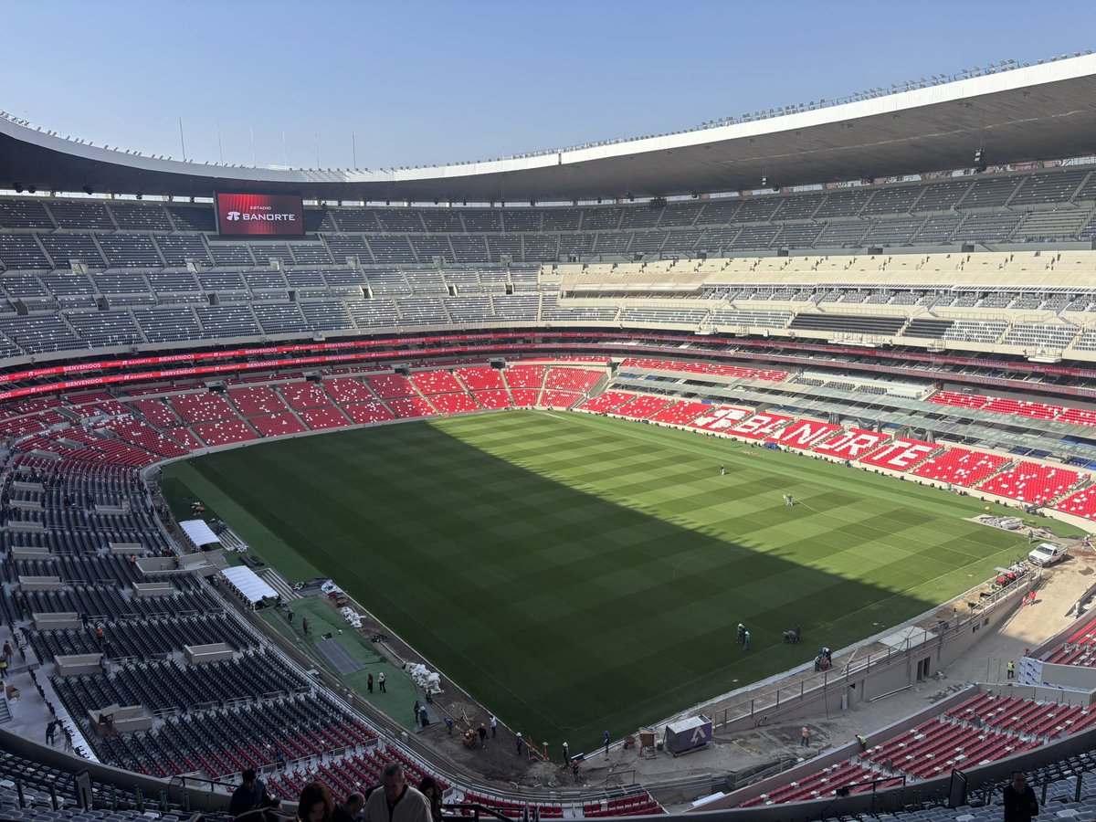 ronaymx's tweet photo. El Estadio Banorte luce espectacular: respeta su historia, recupera espacios y se moderniza con visión. Hoy se reafirma como un gran monumento del país y una verdadera catedral del futbol internacional. https://t.co/4MUO7qSFHg
