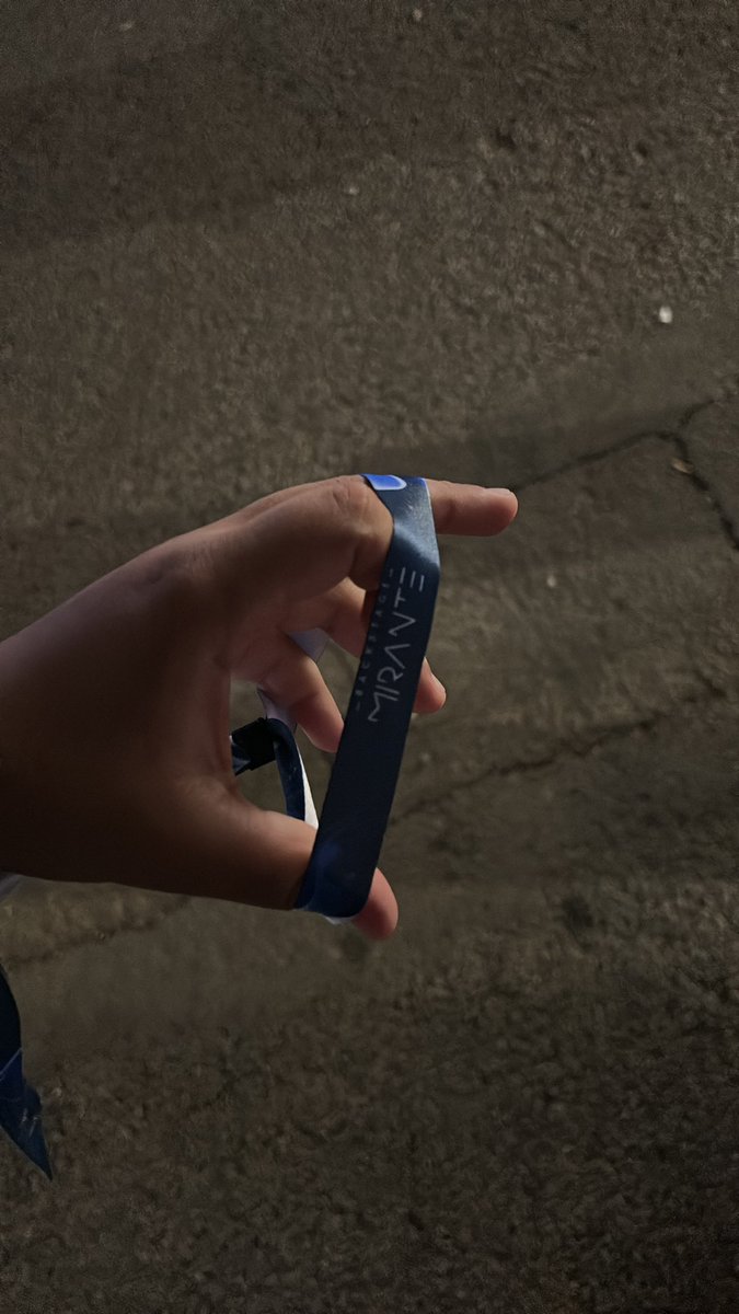 clararirang. 🪭 vai ver o bts ⊙⊝⊜ tweet media