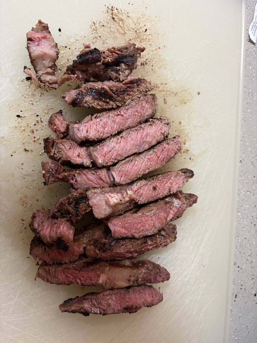 Dabreadmanyo tweet media