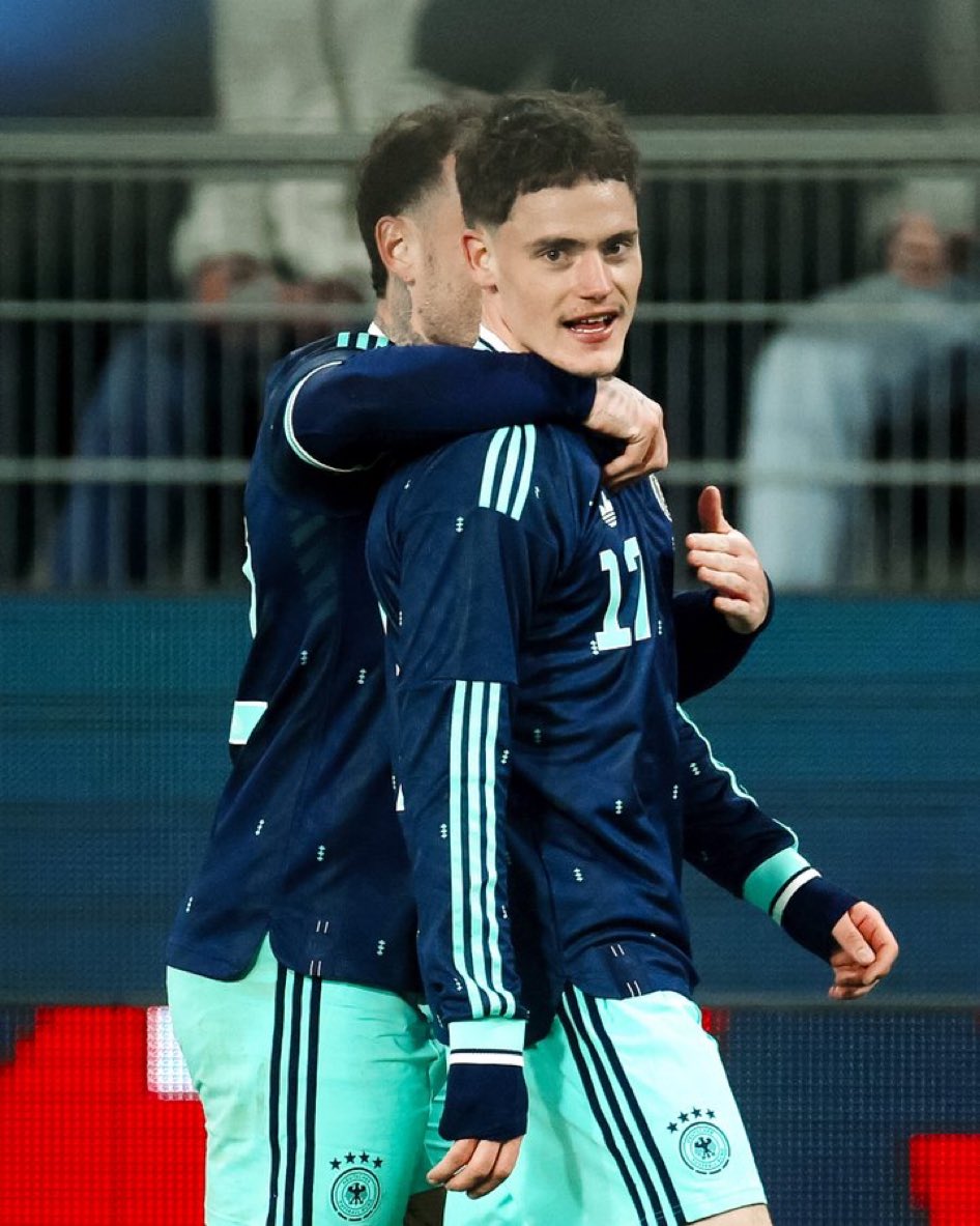 فـهـد tweet media