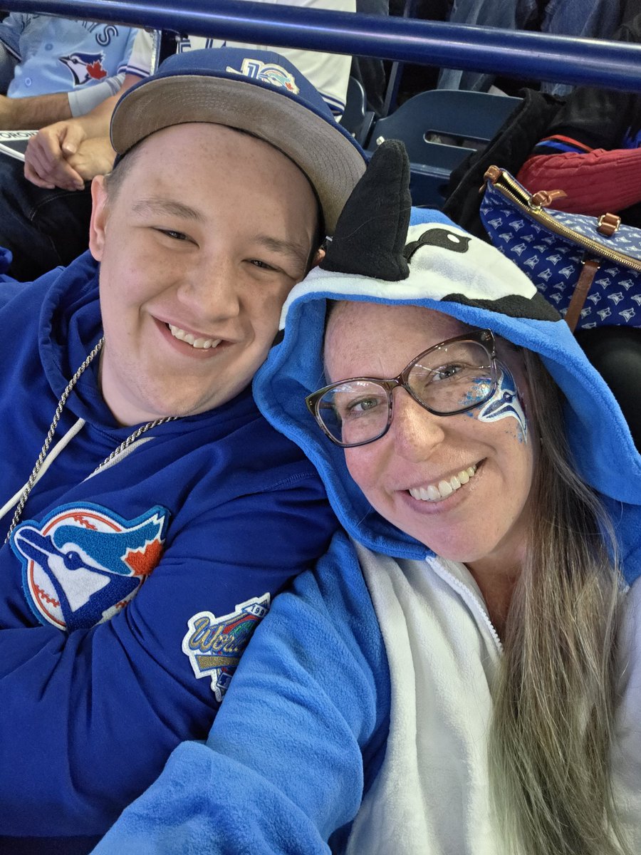 BlueJaysMamma tweet media