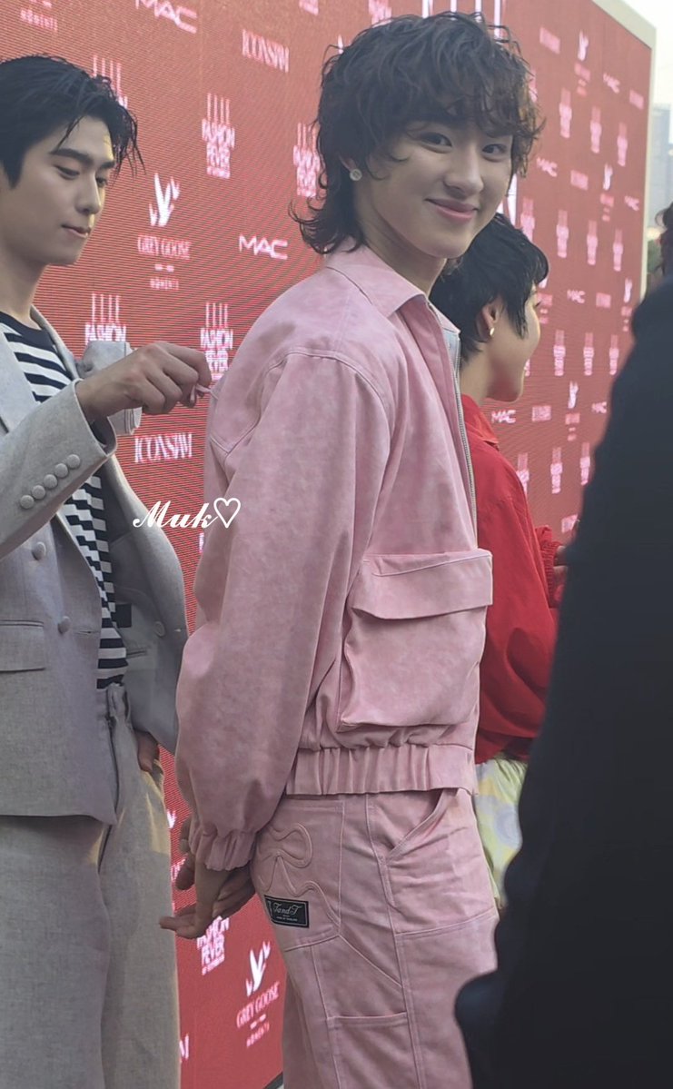 ℳ𝓊𝓀♡ tweet media