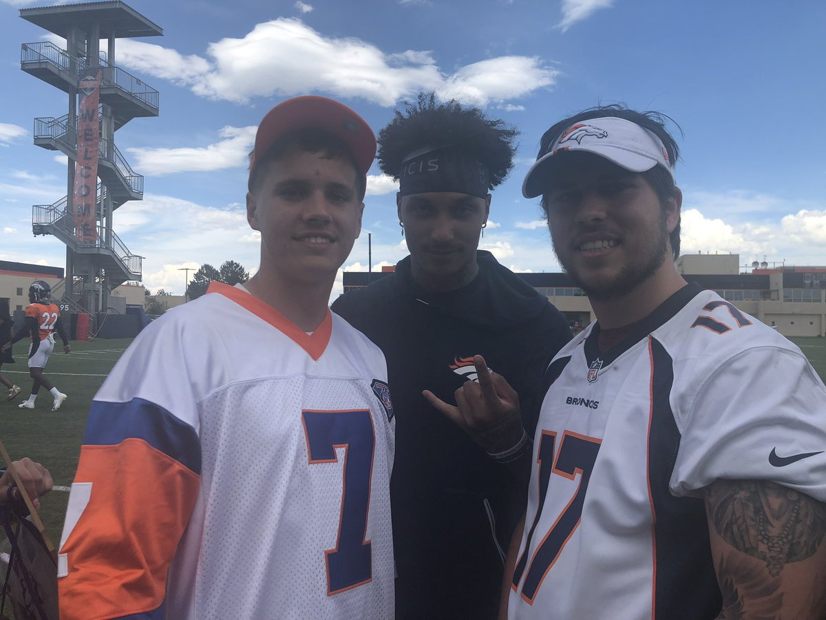 MarcHood04's tweet photo. @SuaKCravens You were goated in Madden franchises bro, always traded for you every chance I got. Also met you in Denver which I’m sure also wasn’t that great of a memory for you but was hyped to have you there https://t.co/FZ9r1U2TdC