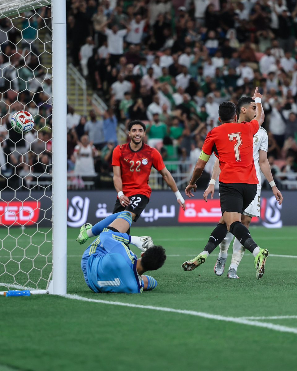 عمرو tweet media