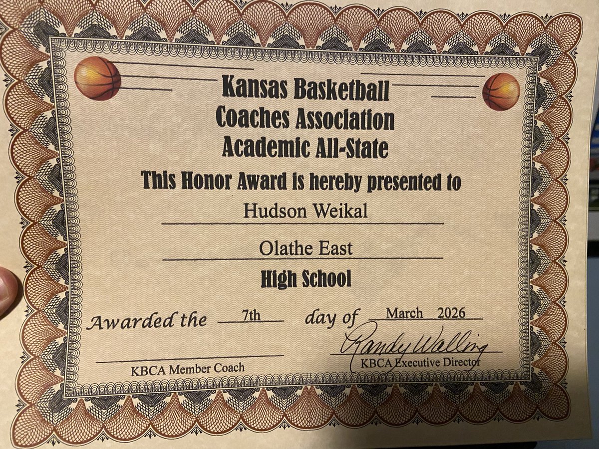 hudson_weikal's tweet photo. Blessed to receive the Kansas Basketball Coaches Association Academic All-State. I’m not only a hard worker on the court but also in the classroom. https://t.co/IXfEi1RBL6