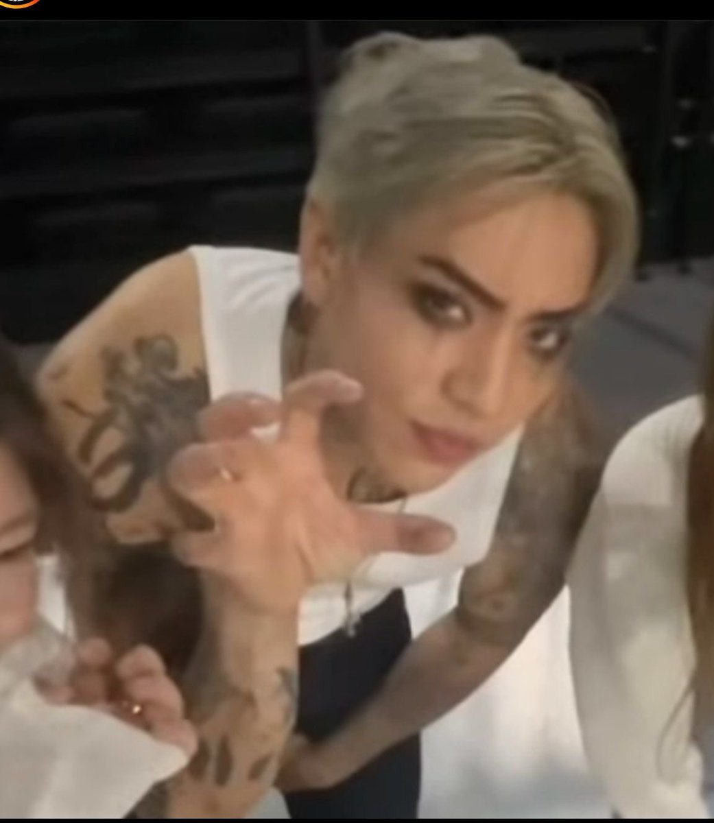 ℝ𝔼𝕍𝔸ℕ tweet media