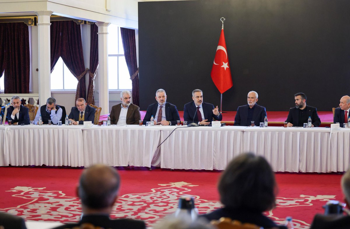 HAKİŞ KONFEDERASYONU tweet media