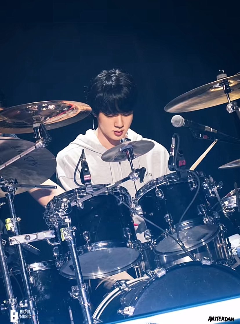 𝐇🐈‍⬛ tweet media