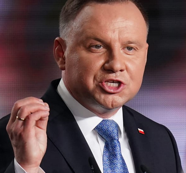 NigdyWiecejPiS's tweet photo. Wychodzi na to, że w porównaniu z tow. Batyrowem Duda jest intelektualistą. 🙃 https://t.co/CqsEyWX2WK