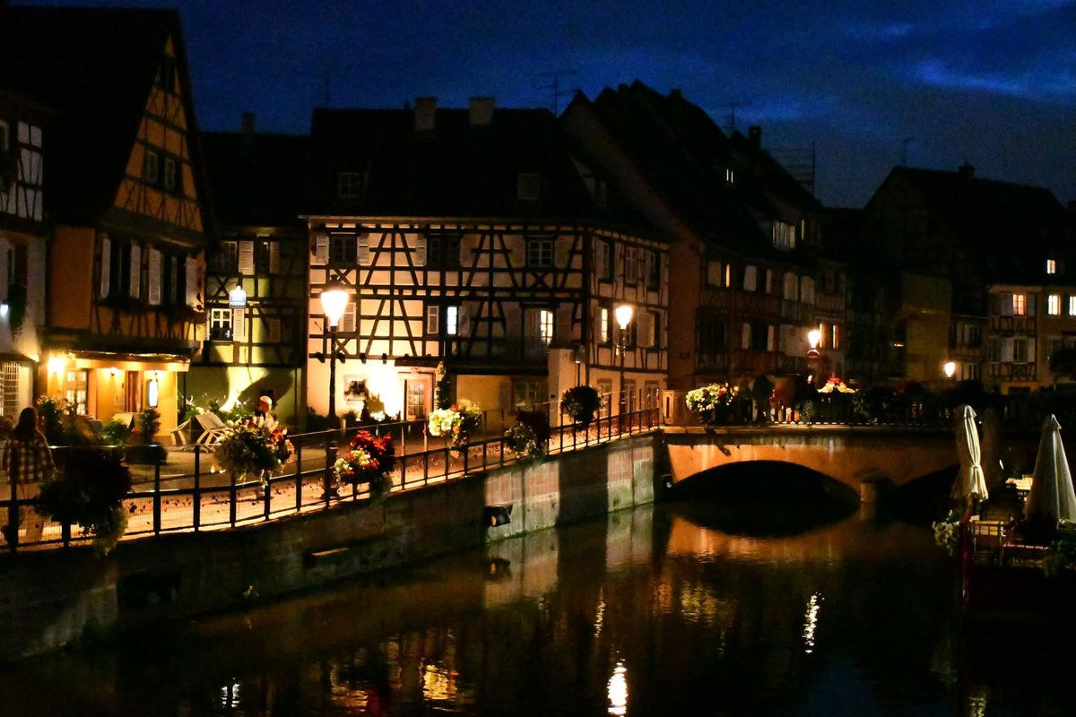 t_sebki's tweet image. Très belle soirée à tous et douce nuit 🌃 faites de beaux rêves 🥱 gros bisous 😘 d'Alsace #Balade .
#Nocturne.
#Colmar