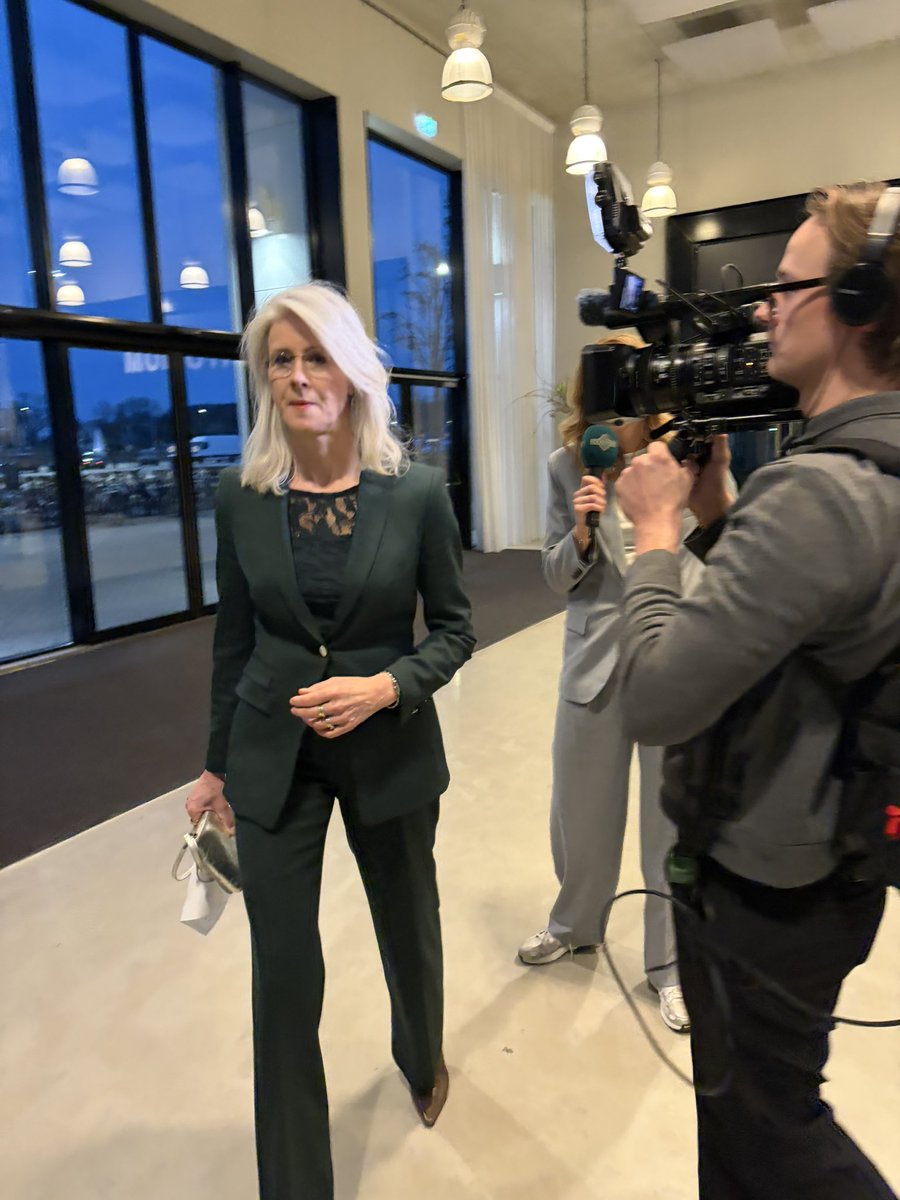 Floor Doppen tweet media