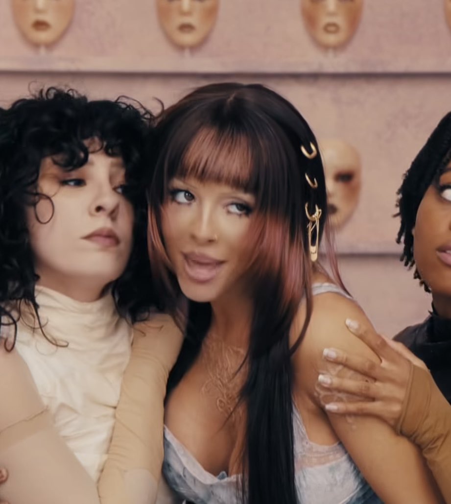 Tomii 🕯️ tweet media