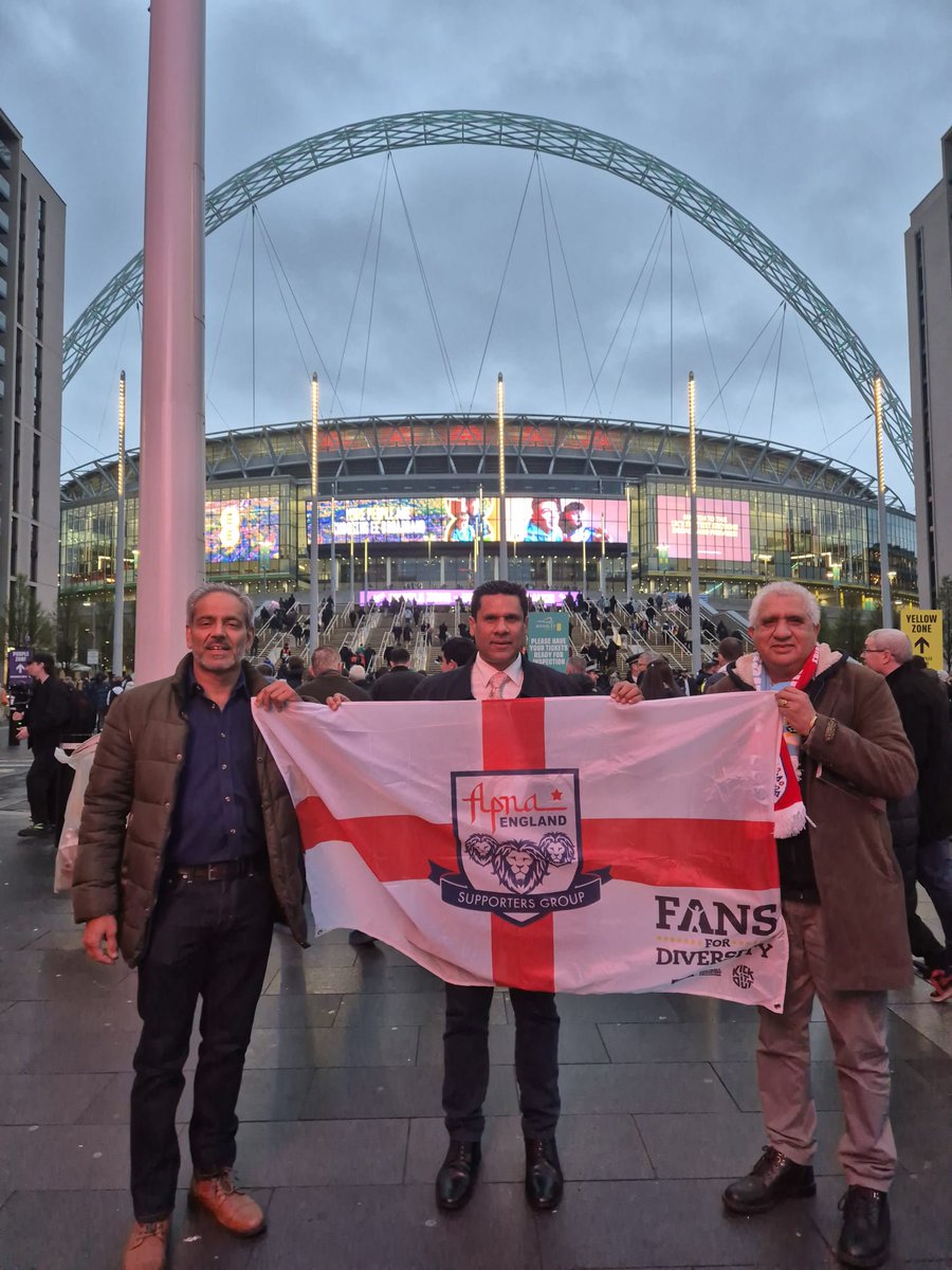 Apna England tweet media