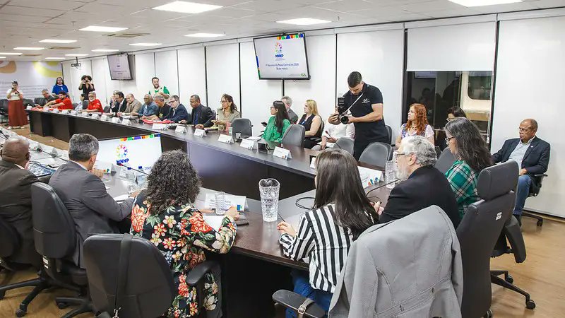 A Pública Central do Servidor participou, nesta quinta-feira, 26 de março, da 14ª reunião da Mesa Nacional de Negociação Permanente. A entidade foi representada por Jorge Og Vasconcelos, presidente da ANASEG.

publica.org.br/noticias/publi…