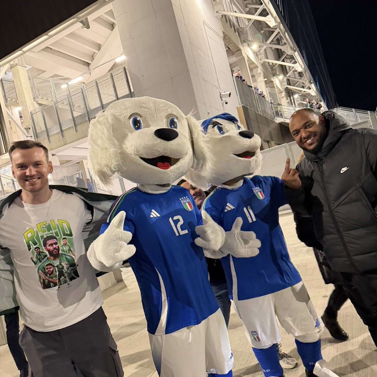 TheBroadhallWay tweet media