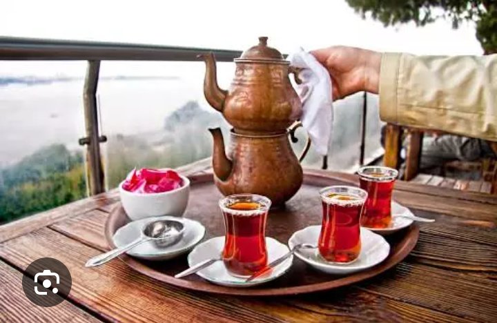 MehmetD16655031's tweet photo. Dedem, " Evlat;
herşeyin bir vakti vardır. 

Demlediğin çayı geciktirip acıtma,
erken ikram edip kokutma

Çayın kıymetini bilmeyene
çay ikram edip suratını seyretme

Çayın tadını getiren
önce vakti sonra da ikram edenin güler yüzüdür" dedi

@ramazantamer32
#vakitt #kıymett #çayy https://t.co/pzadz8p1MW