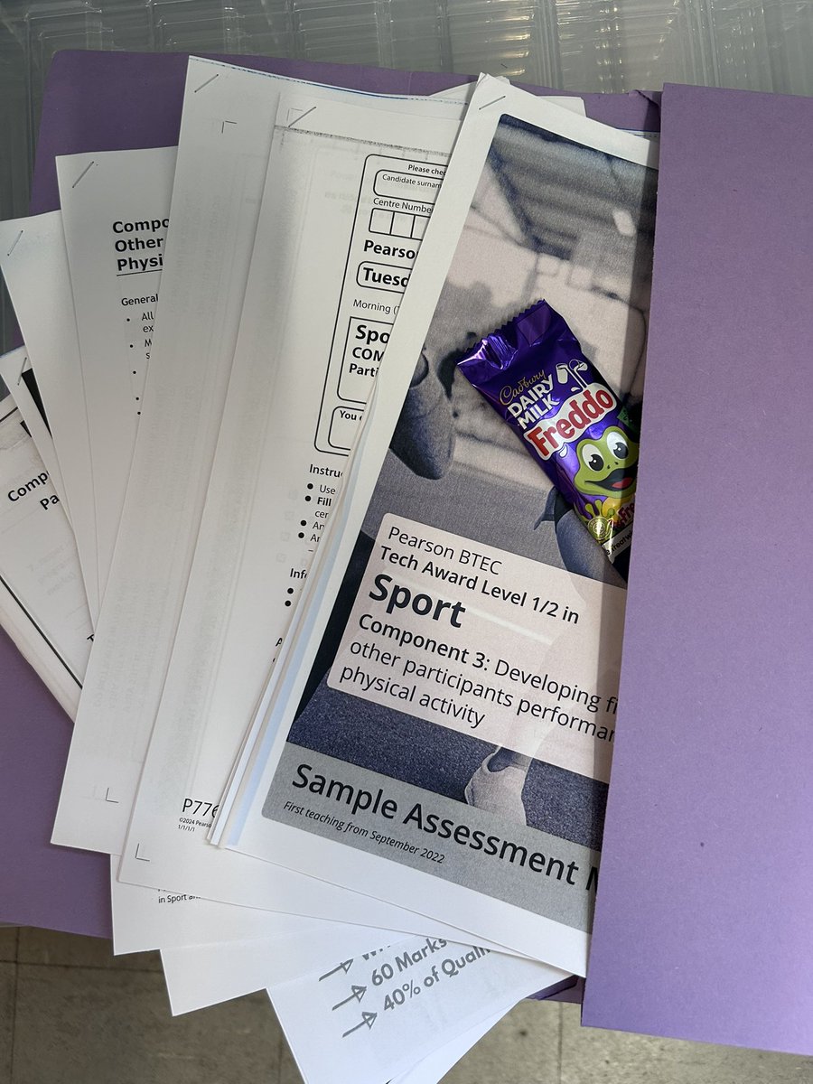 PoolHayesPE's tweet photo. BTEC Sport students have been given a revision folder today. All material in there can also be found on TEAMS. #revision #aspiration @PoolHayesAcad https://t.co/OWQMGlsJha