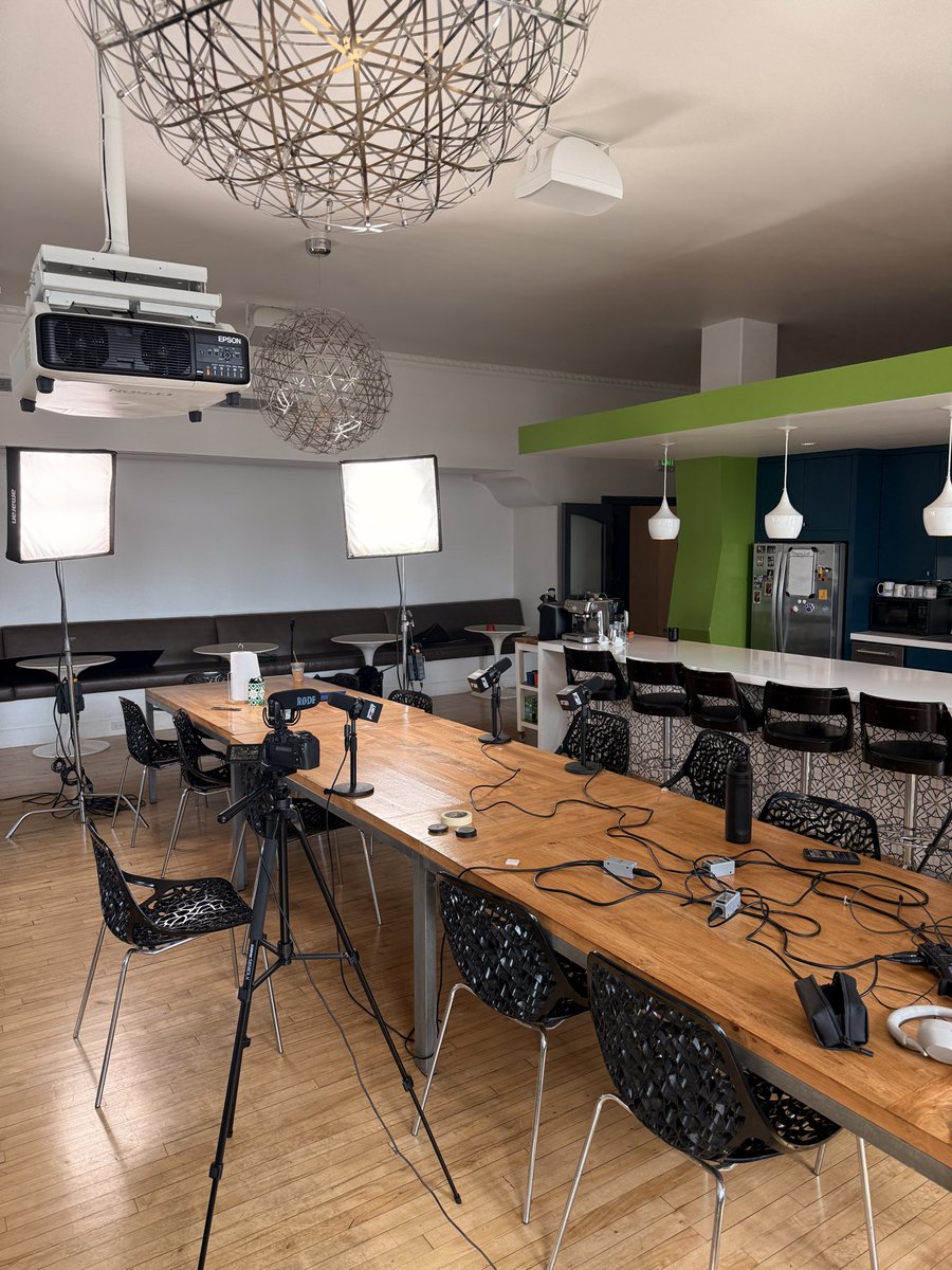 Backward Point Pod tweet media