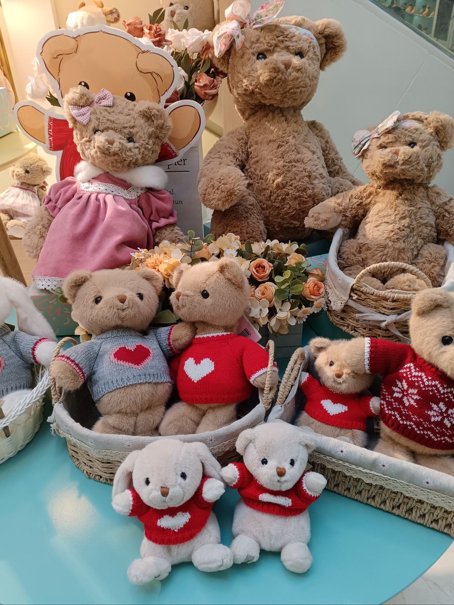 markrucker tweet media