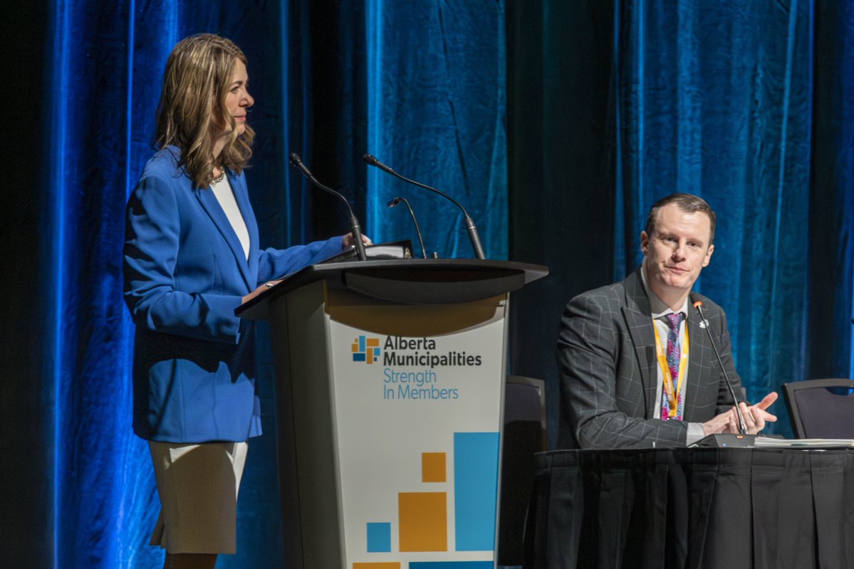 Danielle Smith tweet media