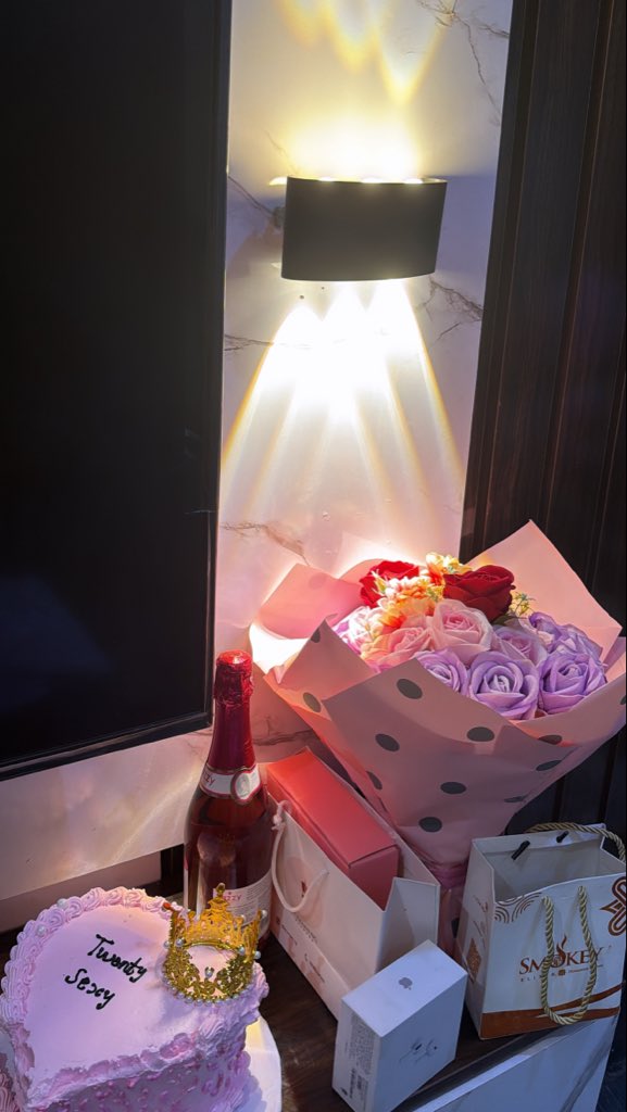 fvtumi's tweet photo. Happy birthday TUMI 💖 https://t.co/GphTnyMZUQ