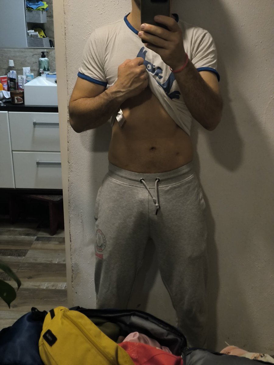 Virtualno tweet media