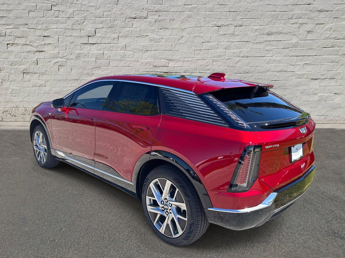 FieldsCadillacJ's tweet image. Certified electric luxury has arrived in Jacksonville.
The 2026 Cadillac #OPTIQ Luxury delivers refined power, advanced tech and a serene cabin in an all-electric SUV. 

Call (855) 873-0215 and explore it today: fieldscadillacjacksonville.com/certified/CADI…

#Cadillac #CadillacOPTIQ #Jacksonville