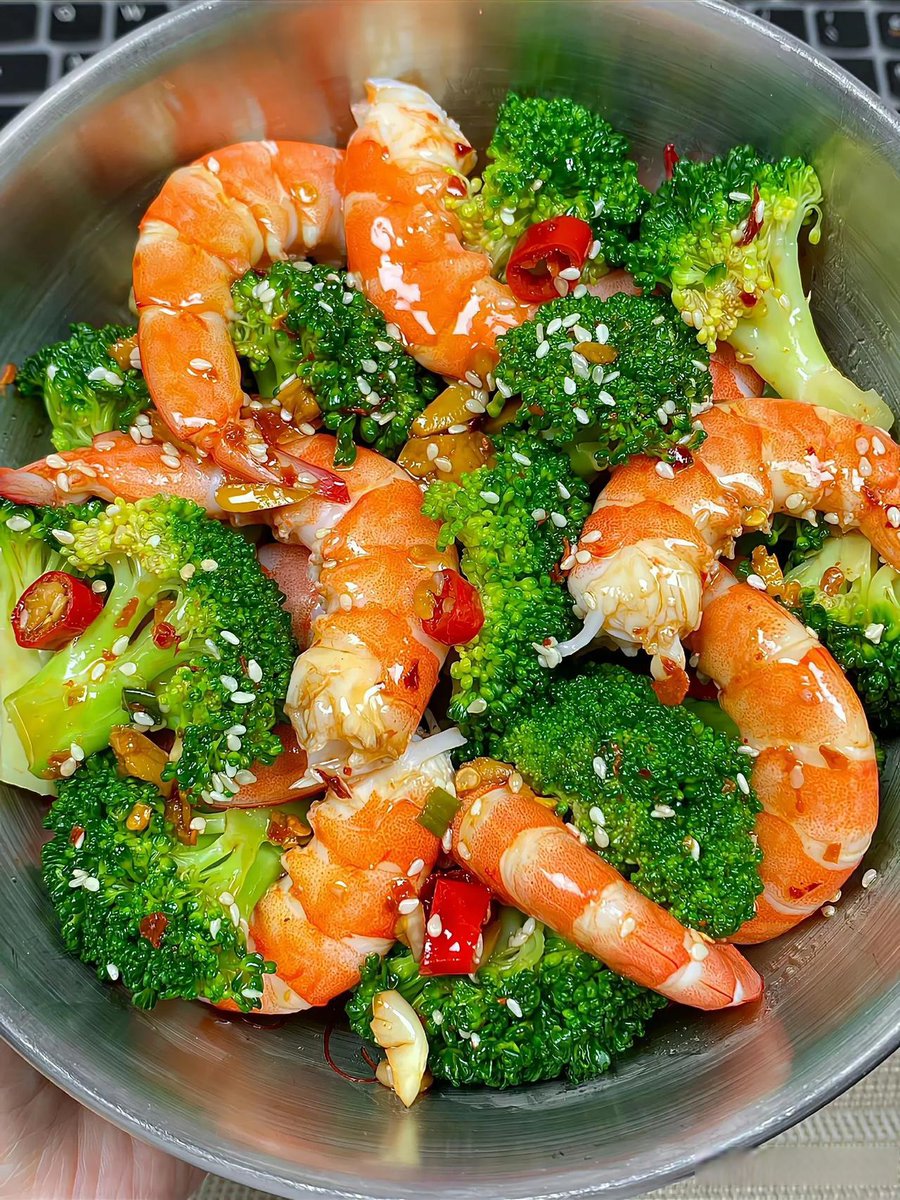 Eva Lynn tweet media